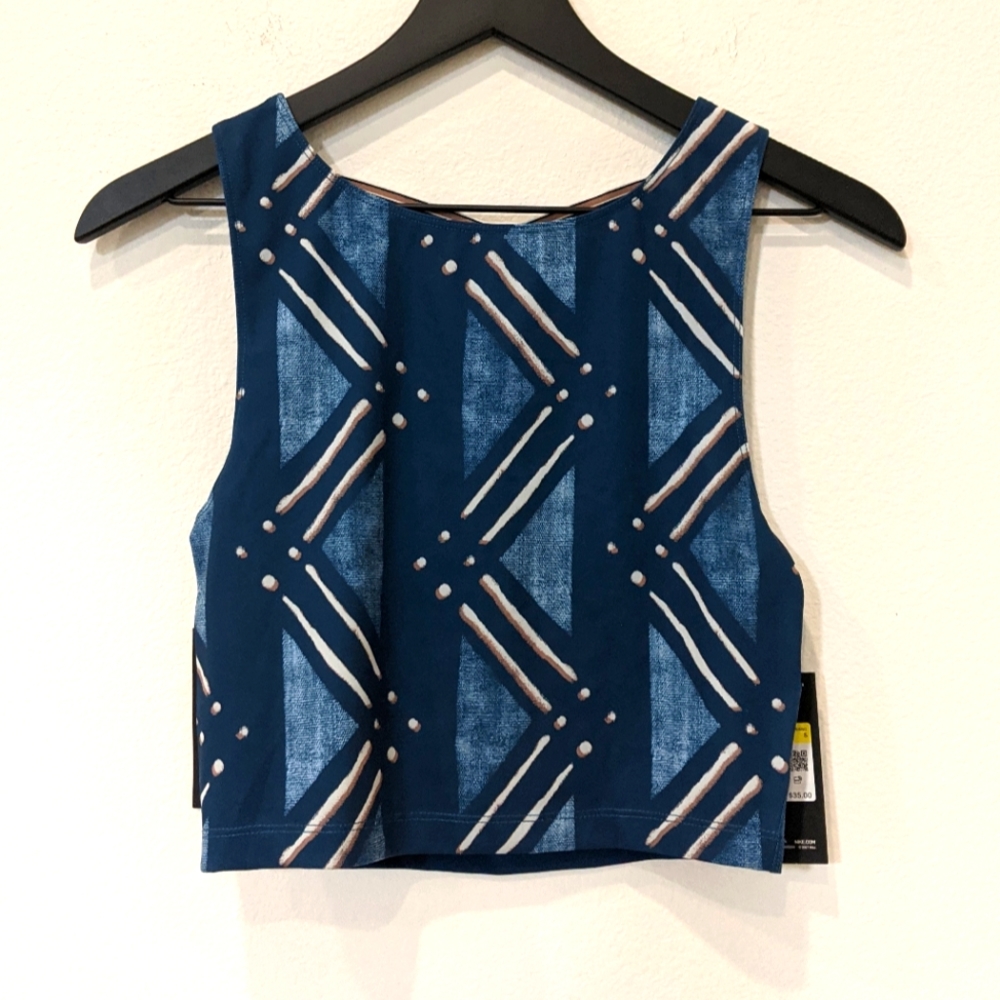 NWT Nike workout top Sz small